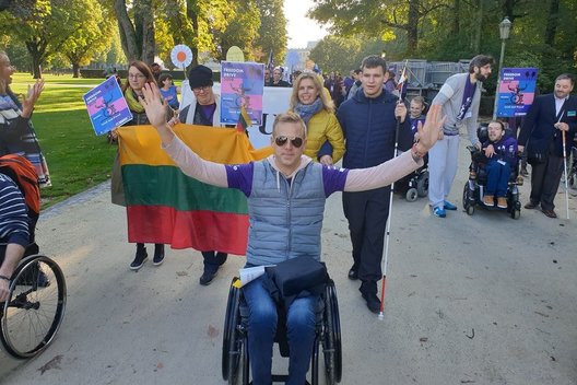 Mindaugas Kraulaidis (priekyje) dalyvavo Briuselyje 2019 m. spalį vykusiose „Freedom Drive“ protesto eitynėse. (nuotr. asm. archyvo)