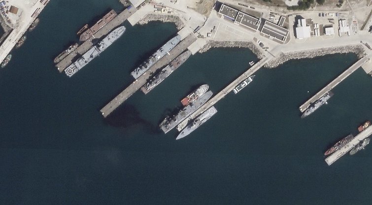Juodojoje jūroje budi du Rusijos raketnešiai (nuotr. SCANPIX)