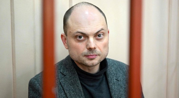 Įkalinto Kremliaus kritiko Kara-Murzos žmona ragina organizuoti apsikeitimą kaliniais  (nuotr. SCANPIX)