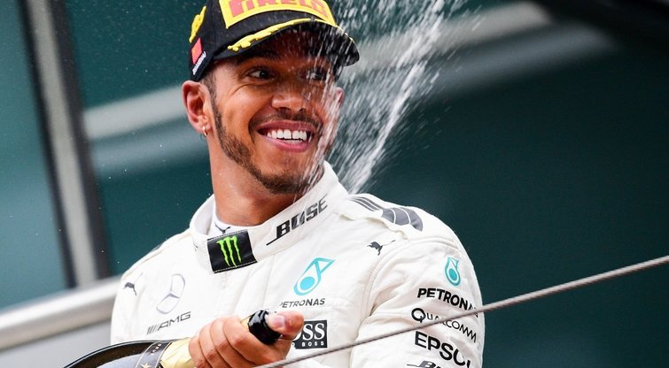 „Formulės-1“ etape Kinijoje triumfavo Lewisas Hamiltonas (nuotr. SCANPIX)