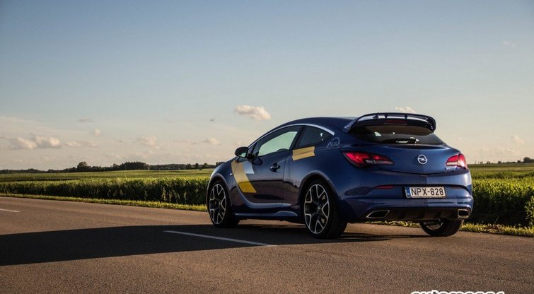 „Opel Astra OPC“ testas: Per vieną žingsnį iki tobulybės