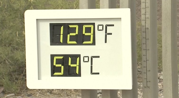 Kalifornija muša karščio rekordus: termometro stulpelis šoktelėjo iki 54 laipsnių (nuotr. stop kadras)