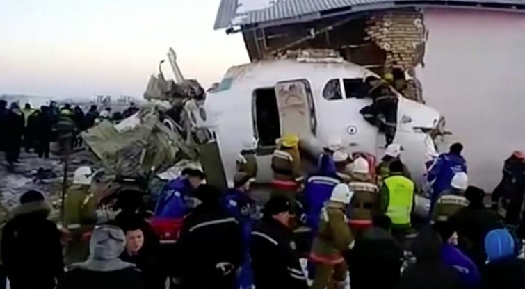 Lėktuvo katastrofa Kazachstane (nuotr. stop kadras)