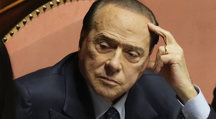 86-erių Silvio Berlusconi atsidūrė ligoninėje dėl leukemijos – Italijos žiniasklaida (nuotr. SCANPIX)