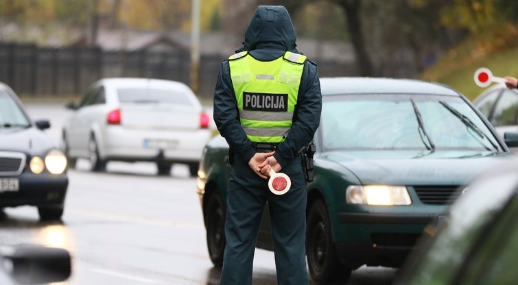 Sekmadienį Vilniuje vyko policijos reidai nuotr. Broniaus Jablonsko