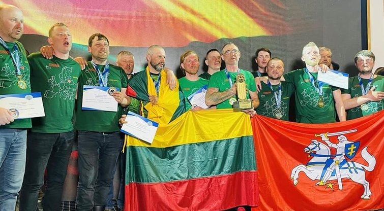 Lietuviai susižėrė čempionų laurus pasaulio polėdinės žūklės čempionate (komandos nuotr.)  