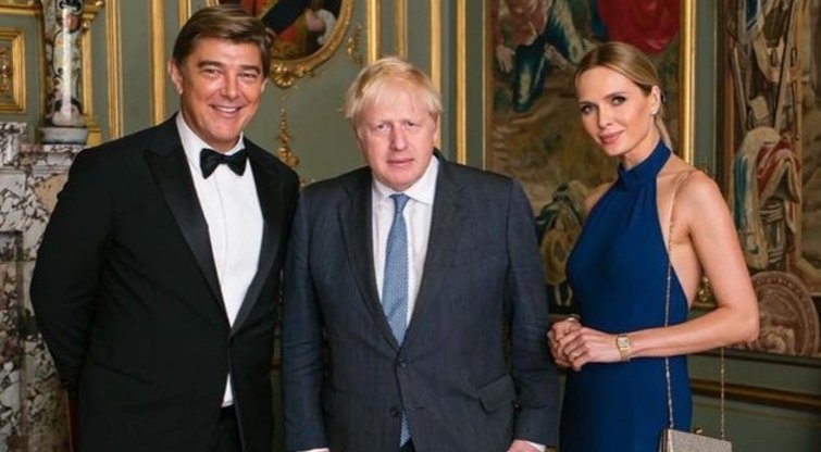 Asta Valentaitė su sužadėtiniu ir Borisu Johnsonu (nuotr. Instagram)