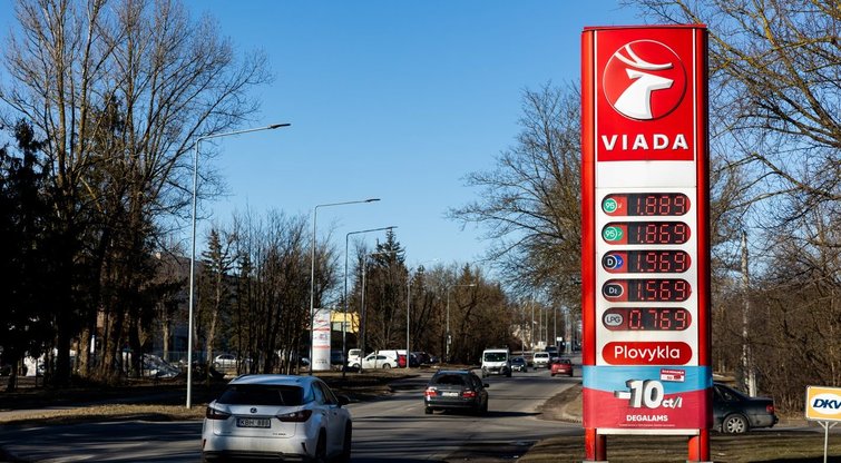 Žiniasklaida: „Viada“ ketina įrengti elektromobilių krovimo vietas 60-yje degalinių  (Žygimantas Gedvila/ BNS nuotr.)