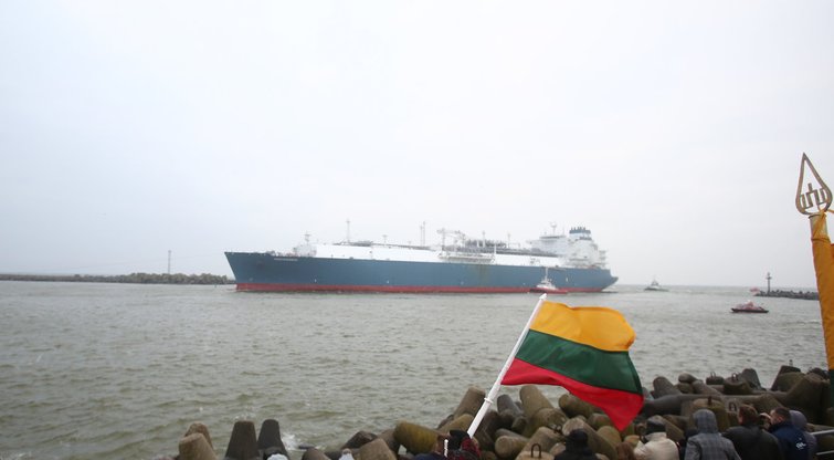 Į Klaipėdą įplaukė suskystintųjų gamtinių dujų terminalo (SGD) laivas–saugykla „Independence“ (nuotr. Fotodiena.lt)