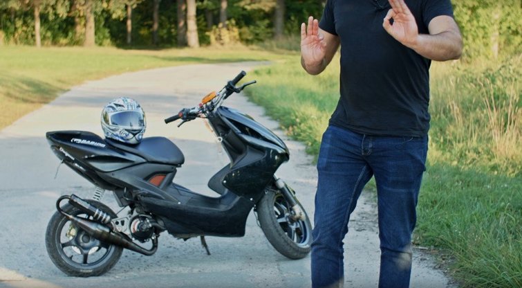 Igoris prisimena savo vaikystę: Išbandė modifikuotą „Yamaha“ motorolerį