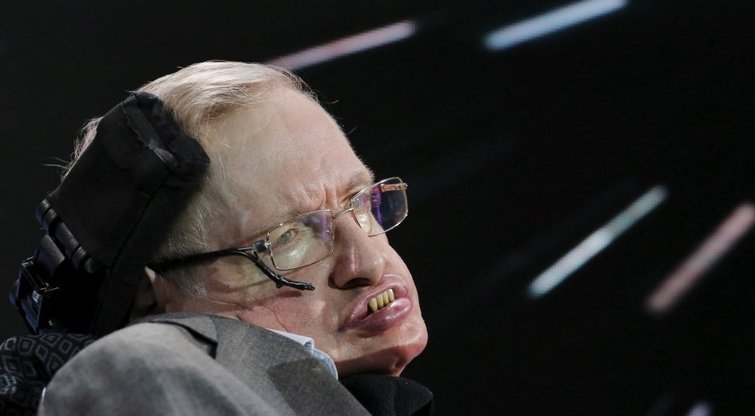 Prieš savo mirtį Stephenas Hawkingas paliko pritrenkiančios svarbos mokslinį darbą (nuotr. SCANPIX)
