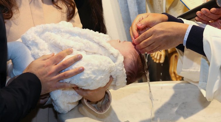 Į krikštynas pakvietusi vyro tėvą Laura apsipylė ašaromis: tokio atsakymo nesitikėjo (nuotr. 123rf.com)