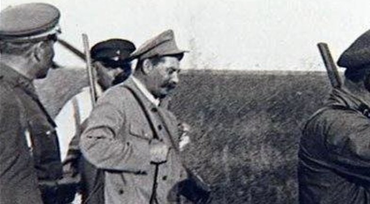 Stalinas medžioja (wikipedia.org)  
