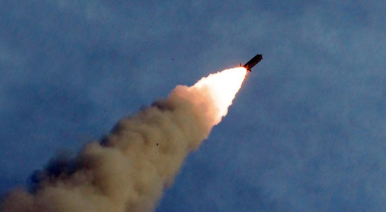 Šiaurės Korėja paleido kelias balistines raketas  (nuotr. SCANPIX)