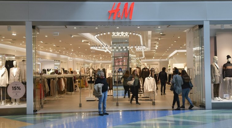 „H&M“ kuo greičiau ragina grąžinti šią prekę: ji pavojinga sveikatai (nuotr. SCANPIX)