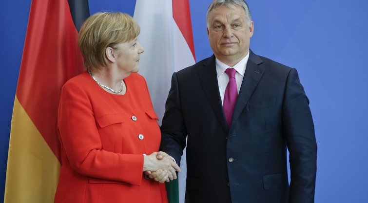 A.Merkel ir Viktoras Orbanas (nuotr. SCANPIX)
