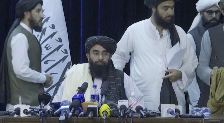 Talibanas kreipėsi į pasaulį: „Nebenorime, kad mūsų šalis būtų mūšio lauku“ (nuotr. stop kadras)