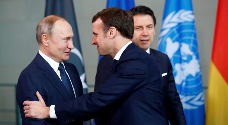 Vladimiras Putinas ir Emmanuelis Macronas (nuotr. SCANPIX)