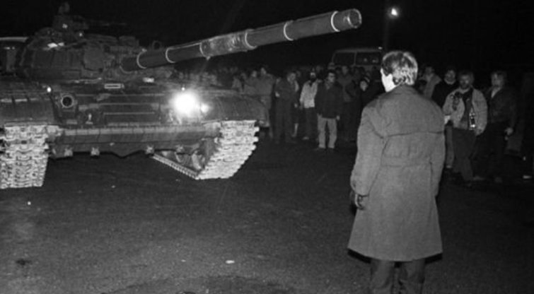 1991 m. sausio 13-oji (Tiesa.com/A. Petrulevičiaus nuotr.) (nuotr. Balsas.lt)