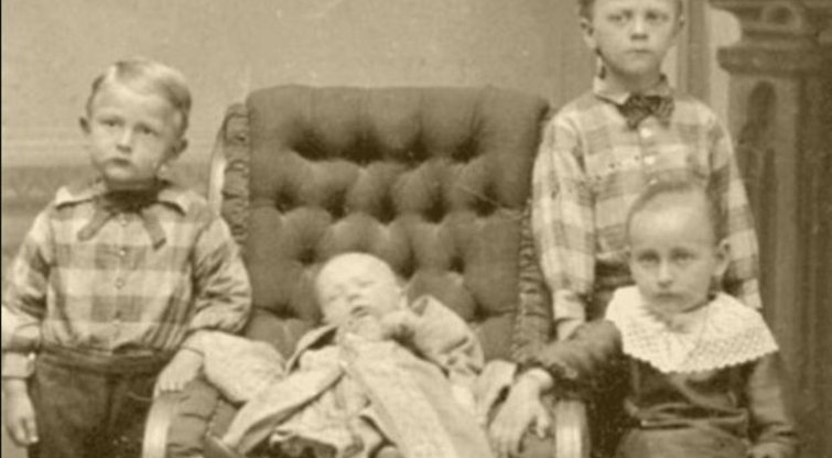 XIX a. mirusių vaikų nuotraukos (nuotr. YouTube)