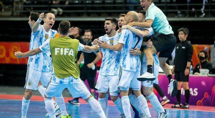 Argentina žengė į finalą (nuotr. LFF.lt)