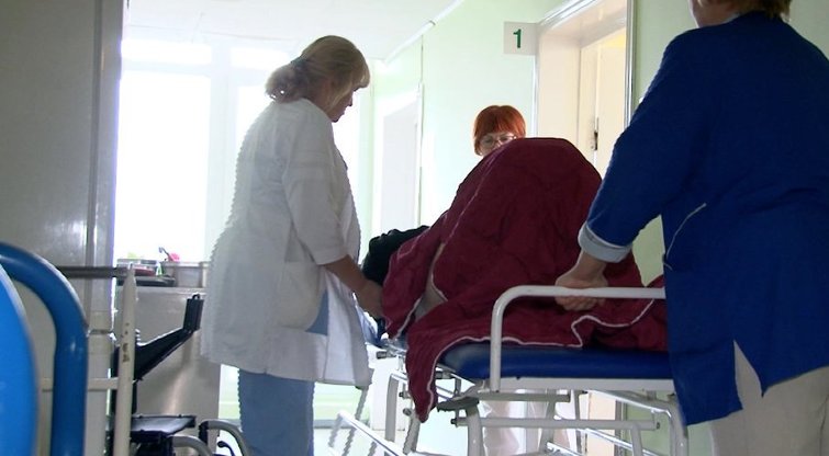 Panevėžio ligoninė pasirengusi įdarbinti ukrainiečius  (nuotr. stop kadras)
