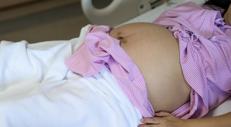 Nėščia moteris ligoninėje  (nuotr. Shutterstock.com)