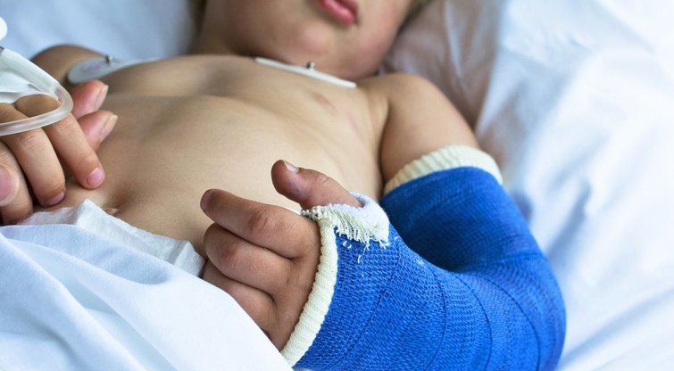 Vaikas ligoninėje (nuotr. Shutterstock.com)