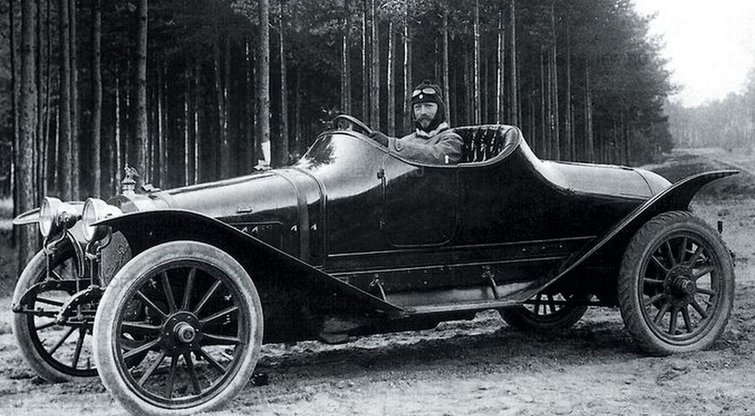 Pirmasis rusiškas lenktyninis automobilis - „Russo-Balt S24/55“