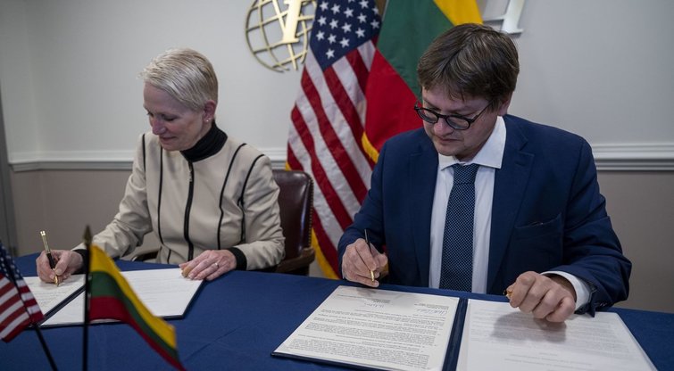 Vašingtone pasirašytas naujas Lietuvos ir JAV bendradarbiavimo gynybos srityje planas (nuotr. JAV gynybos departamento)  
