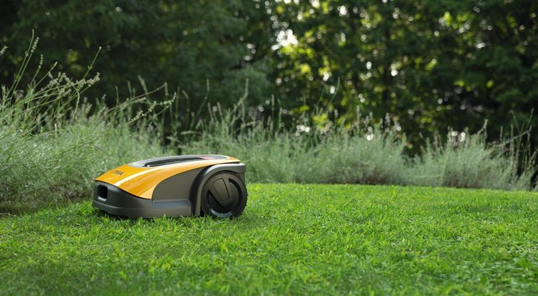 Lengvesnei vejos priežiūrai: 3 priežastys, kodėl verta įsigyti bevielį vejos robotą  