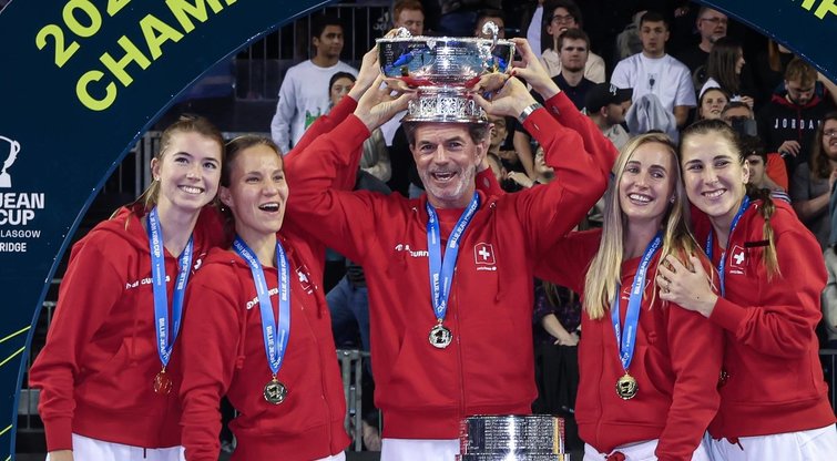 Šveicarijos moterų teniso rinktinė pirmą kartą tapo stipriausia pasaulyje. (nuotr. SCANPIX)