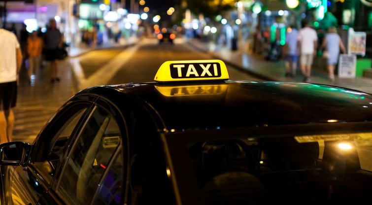 Taksi (nuotr. Fotolia.com)
