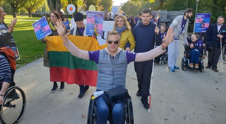 Mindaugas Kraulaidis (priekyje) dalyvavo Briuselyje 2019 m. spalį vykusiose „Freedom Drive“ protesto eitynėse. (nuotr. asm. archyvo)