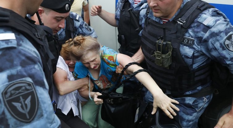Maskvoje taikaus protesto metu sulaikyti 23 žmonės (nuotr. SCANPIX)