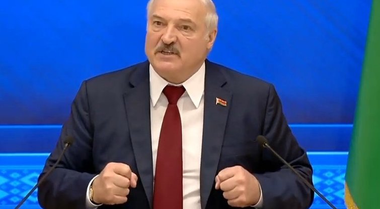Lukašenka grasina migrantais: Lietuvoje prasidės skerdynės, šalis subyrės (nuotr. YouTube)