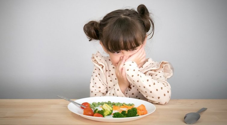 Vaikas nevalgo daržovių (nuotr. Shutterstock.com)