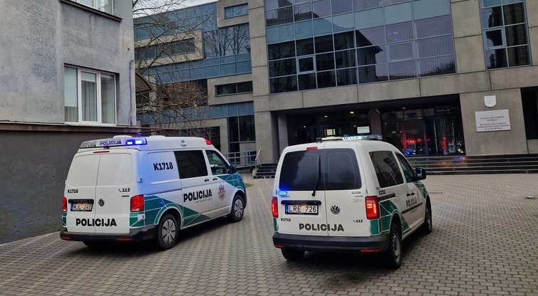 Daugėja pranešimų apie sprogmenis: įspėta dėl Vilniaus ir Kauno teismų, oro uostų, mokyklų (nuotr. Vaidos Girčės)