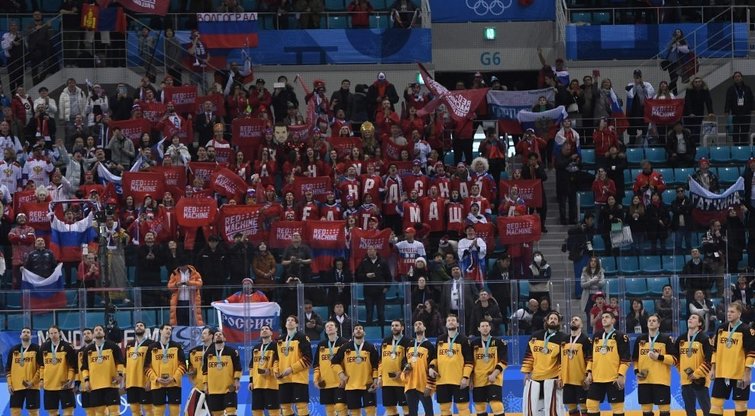 Pjongčango olimpinių žaidynių tribūnose Rusiją atstovavo ir samdomi sirgaliai (nuotr. SCANPIX)