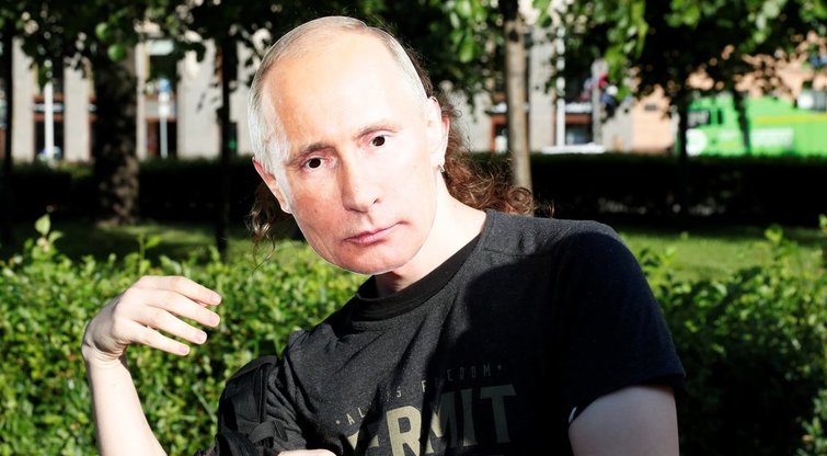 Rusas su Vladimiro Putino kauke (nuotr. SCANPIX)