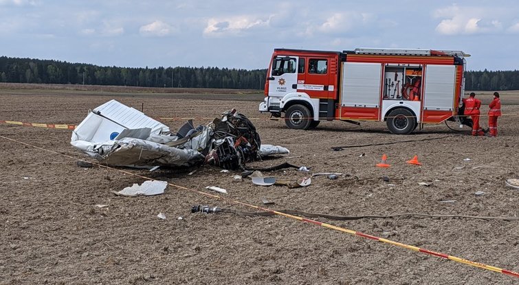 Vilniaus rajone nukrito lėktuvas (nuotr. Bronius Jablonskas/TV3)  