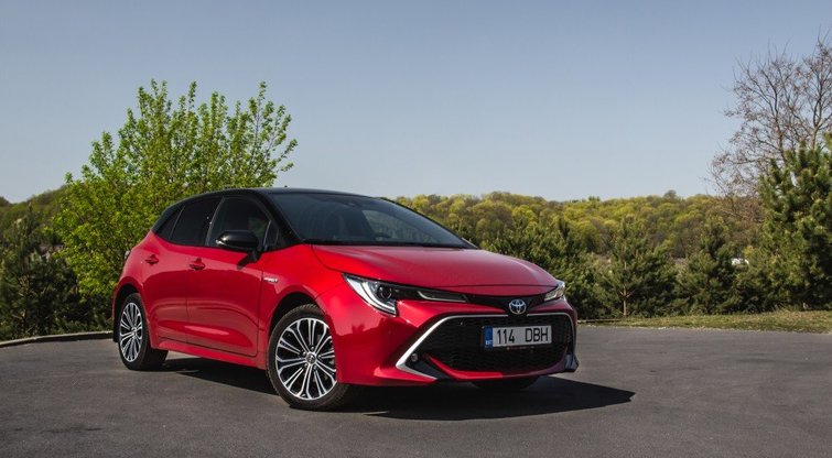 „Toyota Corolla“ testas: Pagaliau gamintojas juda tinkama linkme