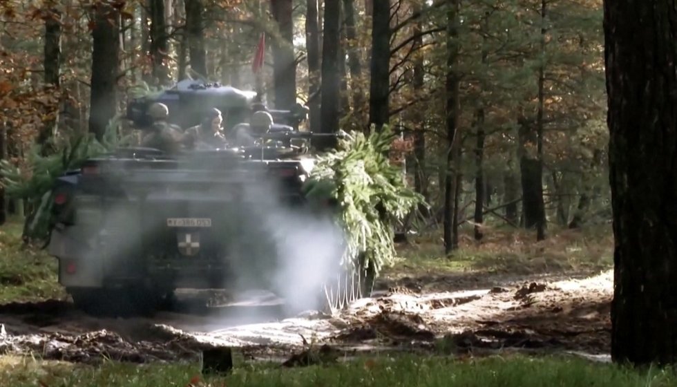 Vokietijoje Ukrainos kariai mokosi naudotis tankais „Leopard“: „Tai – ne atostogos“ (nuotr. stop kadras)
