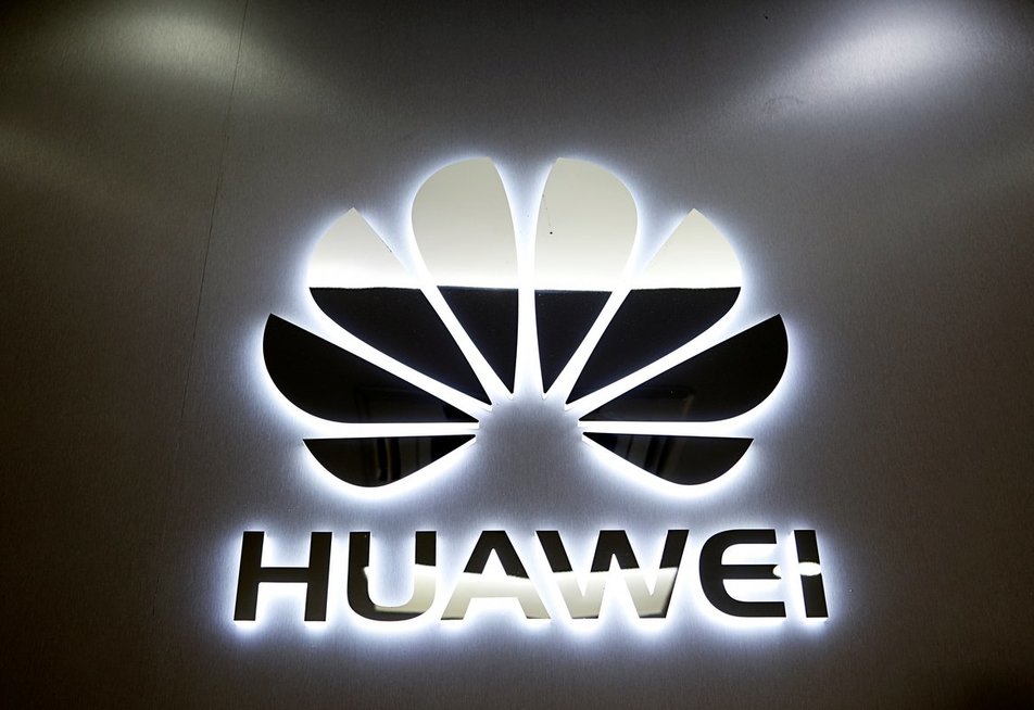 „Huawei“ košmaras tęsiasi: smūgiai ateina iš visur (nuotr. SCANPIX)
