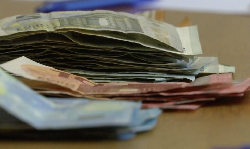 Lietuviai sukčiams atiduoda vis daugiau pinigų: šiemet apgaule pasisavino daugiau nei 25 milijonus eurų