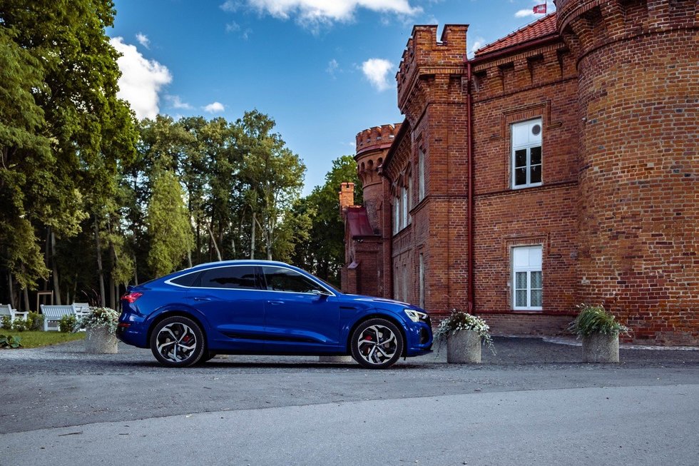 „Audi Q8 e-Tron“ elektromobilis (nuotr. Aivaras Grigelevičius)