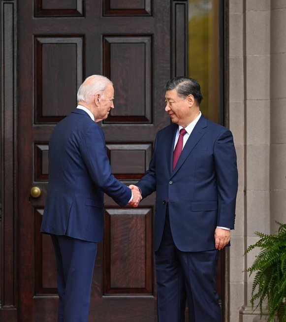 Joe Bidenas ir Xi Jinpingas (nuotr. SCANPIX)