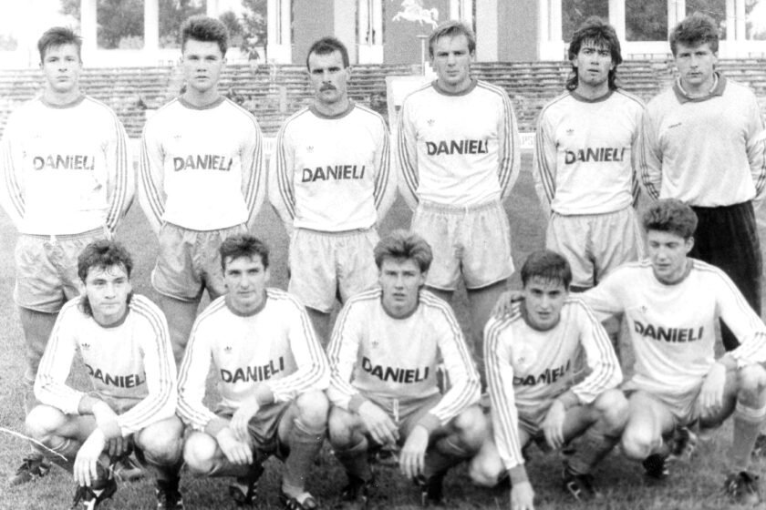 1990 m. Žalgirio komanda sezono pabaigoje (nuotr. fkzalgiris.lt)