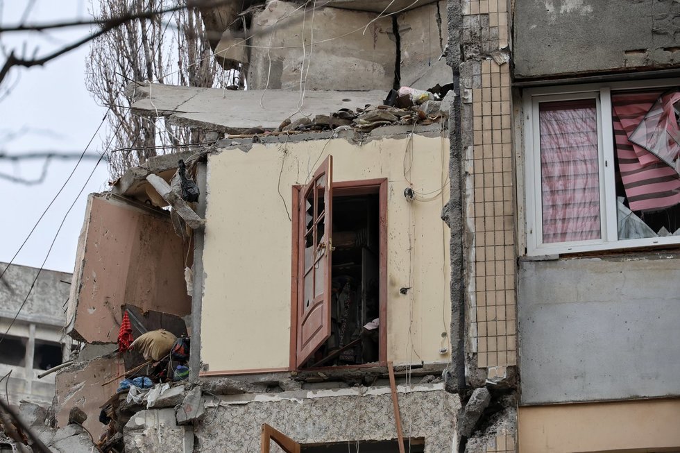 Odesoje rusų dronas pataikė į gyvenamąjį namą, žuvo 4 žmonės (nuotr. SCANPIX)