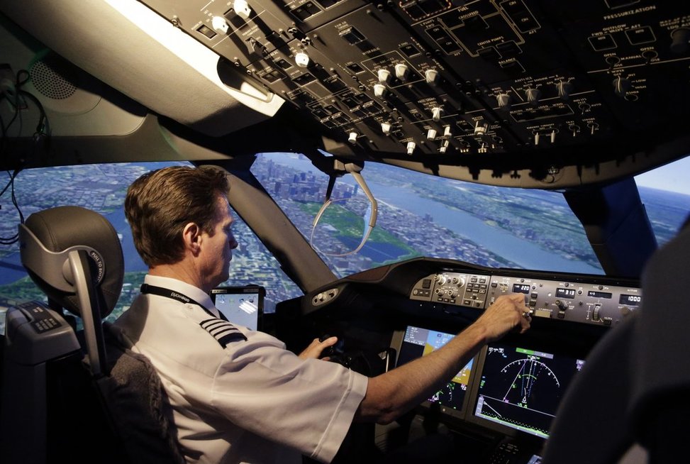 „Boeing“ žada nustebinti pasaulį vienu pilotu kabinoje (nuotr. SCANPIX)
